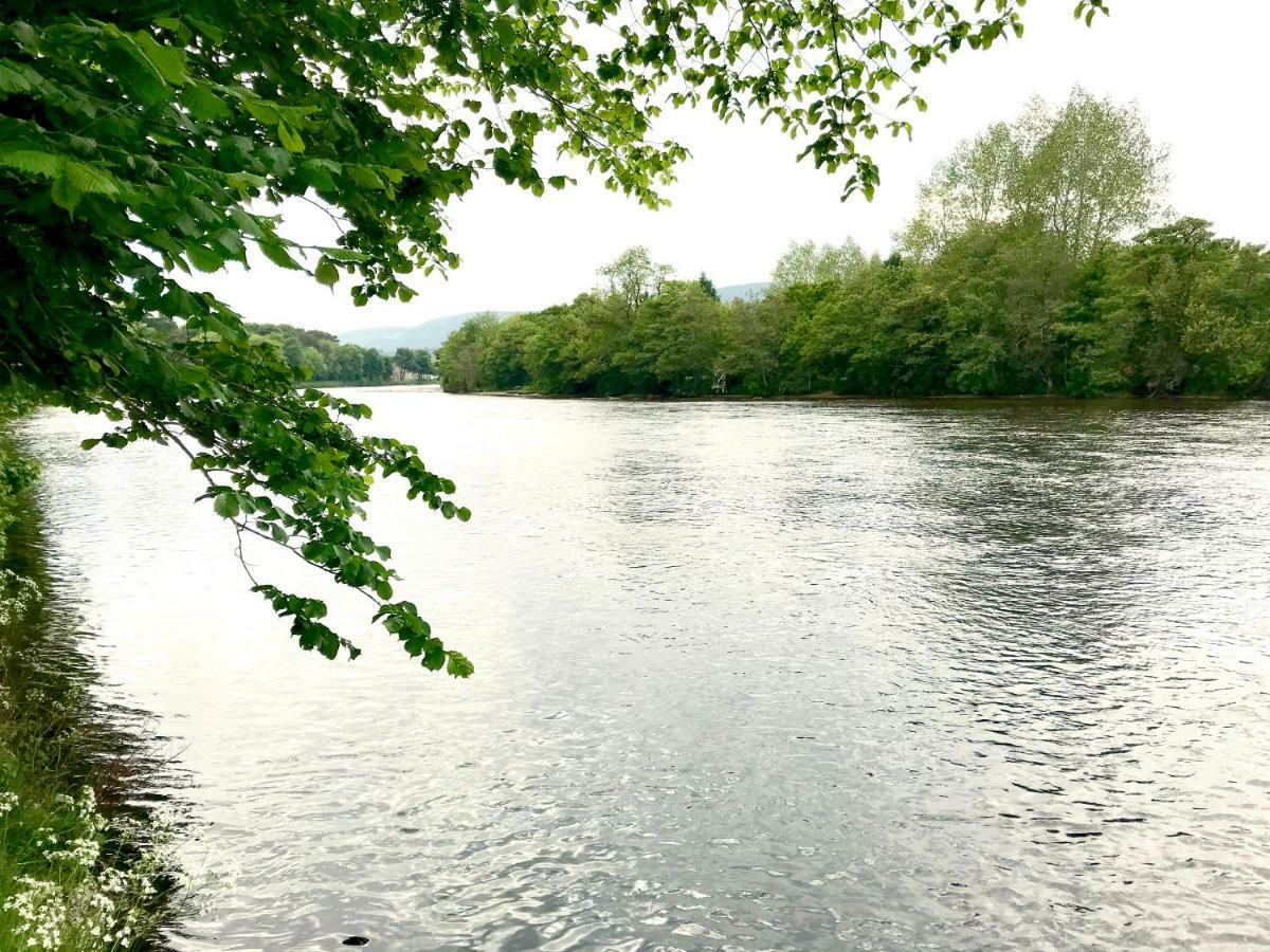 42a By The River Apartment *